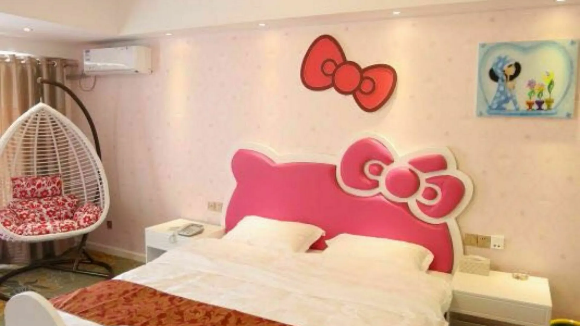 Luoyang Jiayue Theme Hotel