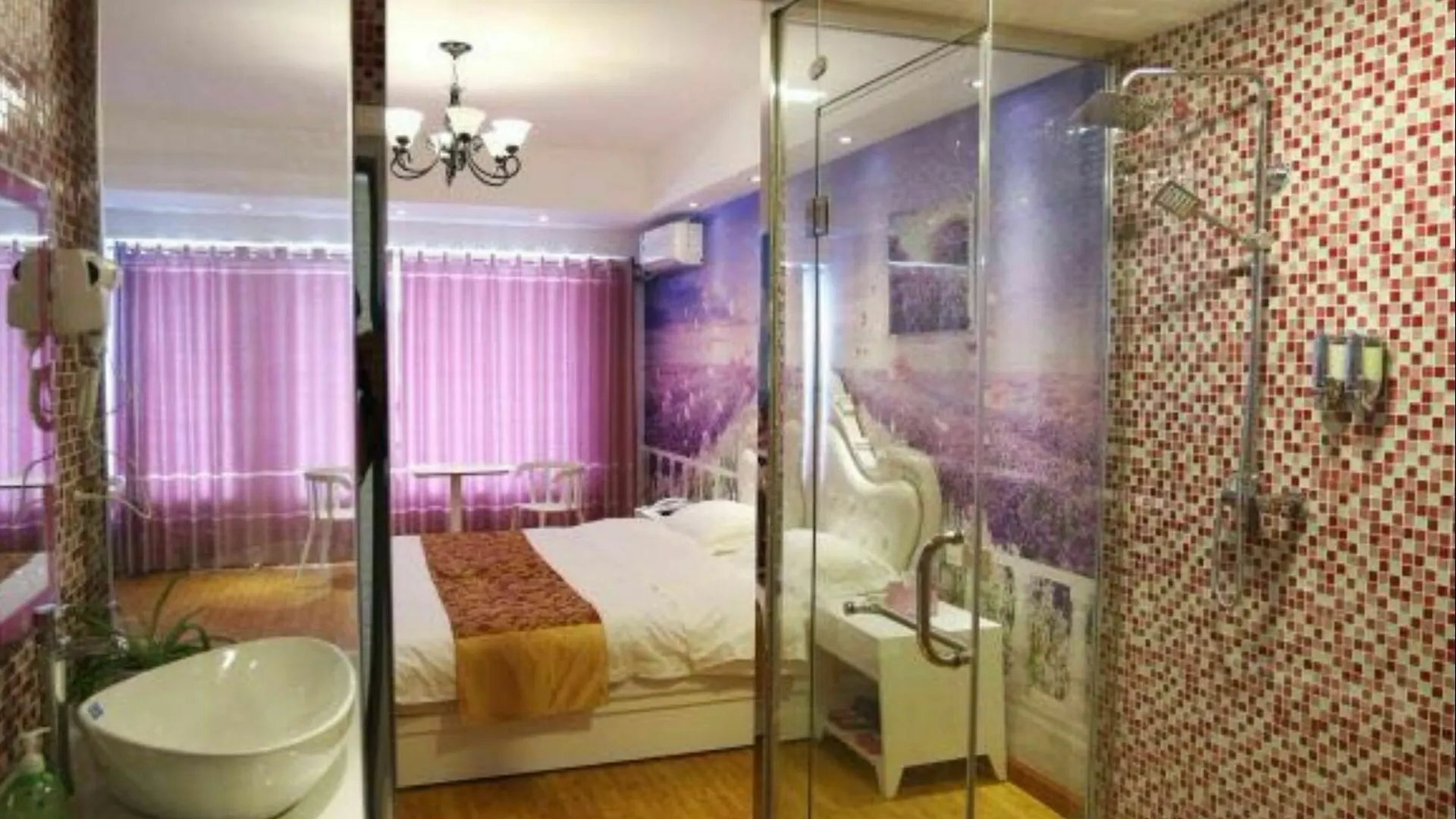 Luoyang Jiayue Theme Hotel