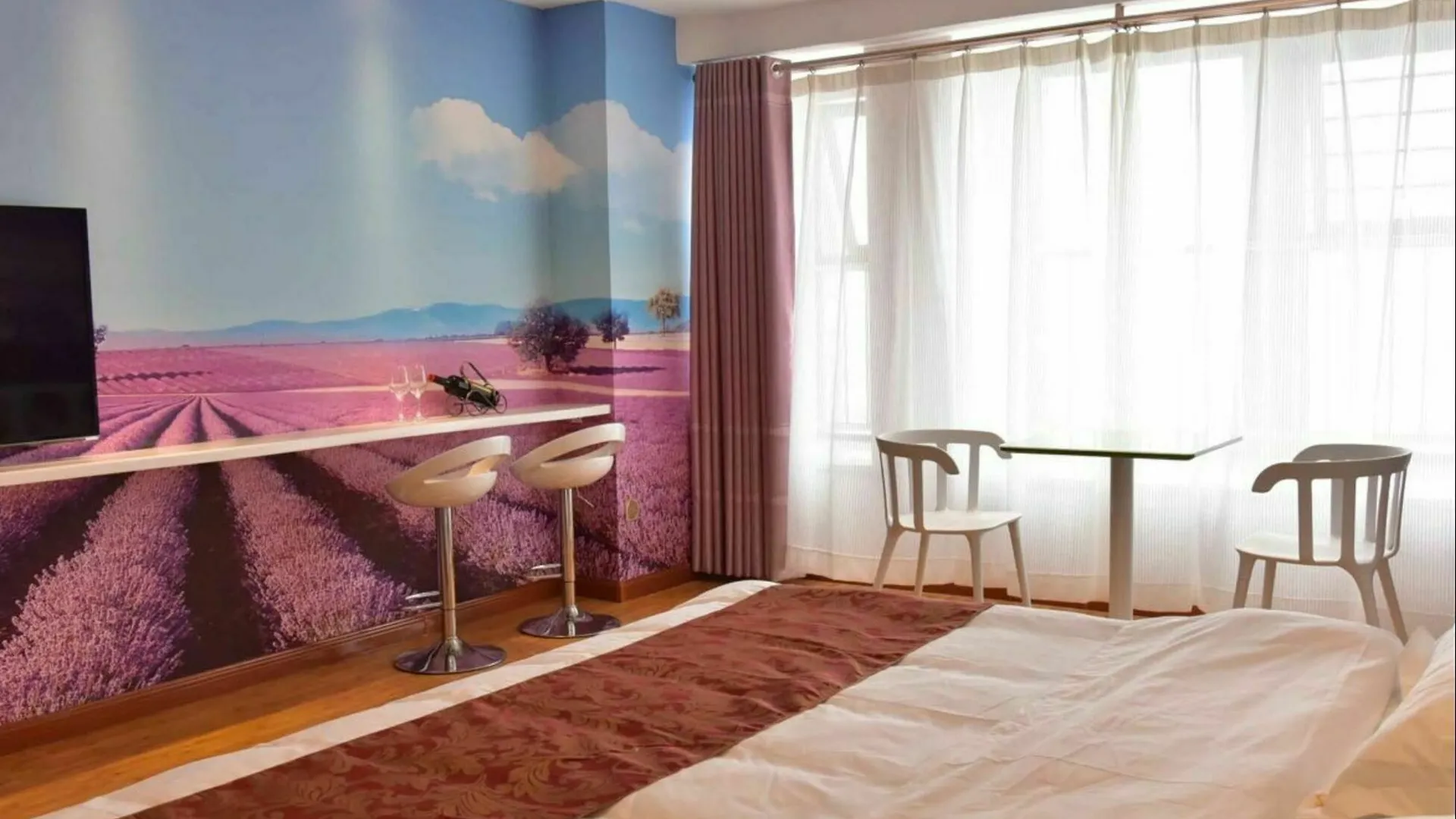 **  Luoyang Jiayue Theme Hotel China