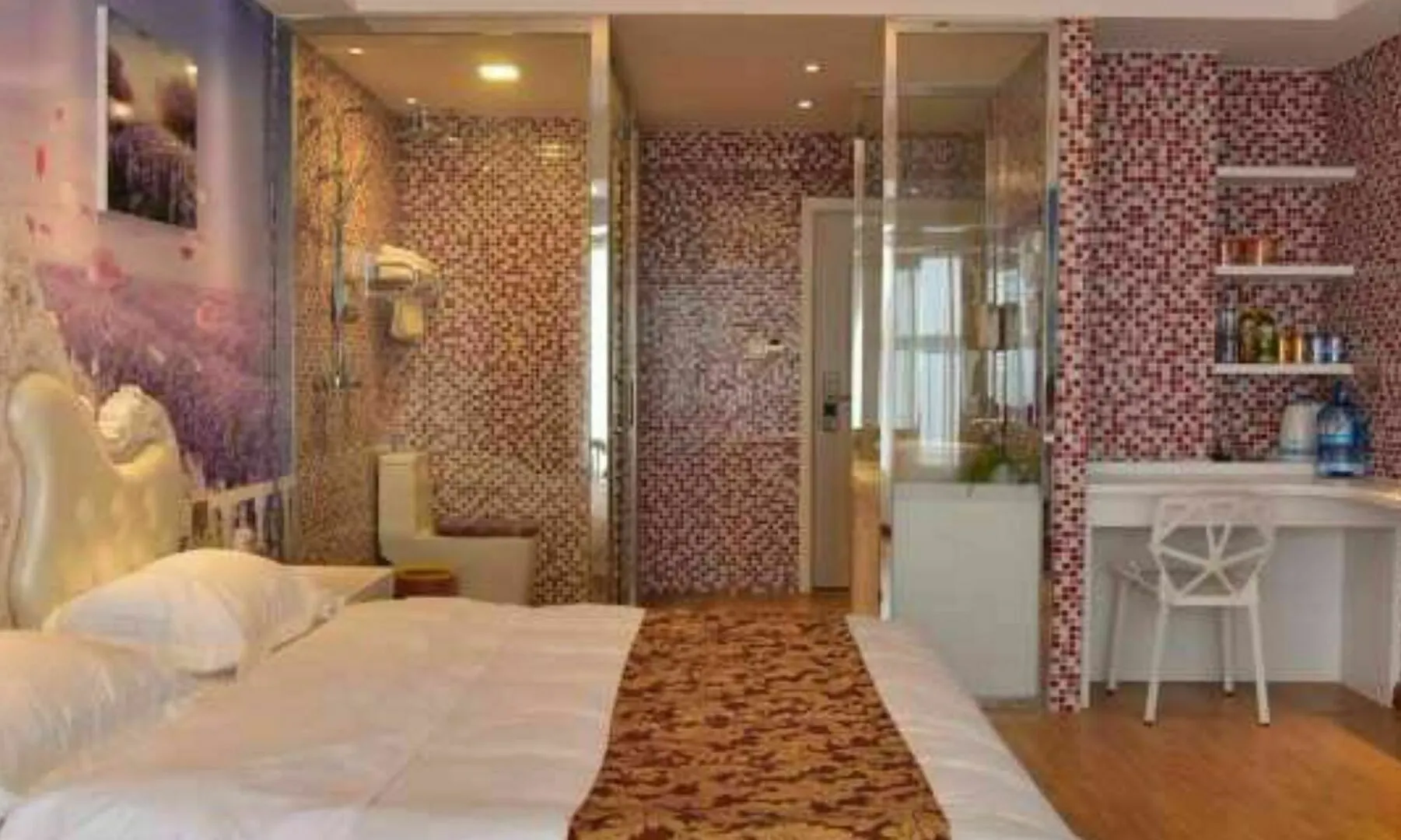 Luoyang Jiayue Theme Hotel