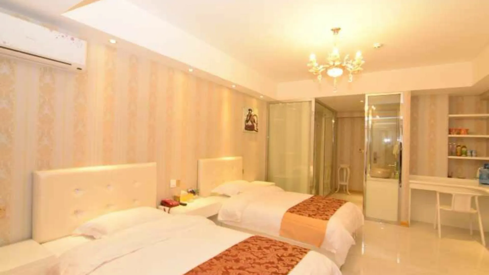 Luoyang Jiayue Theme Hotel