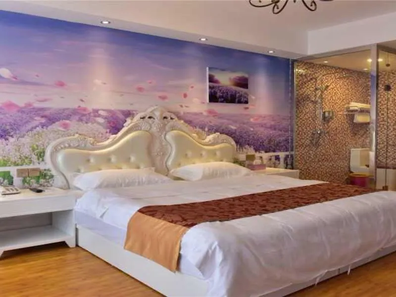 Luoyang Jiayue Theme Hotel 2*, Luoyang (Henan)