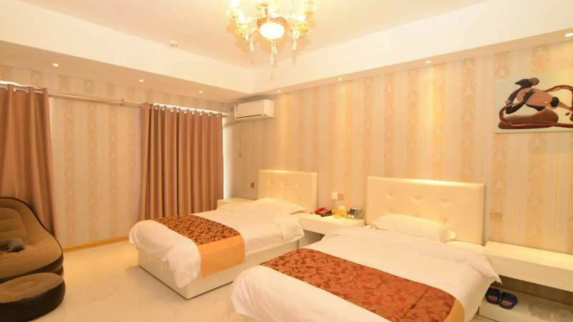 **  Luoyang Jiayue Theme Hotel China